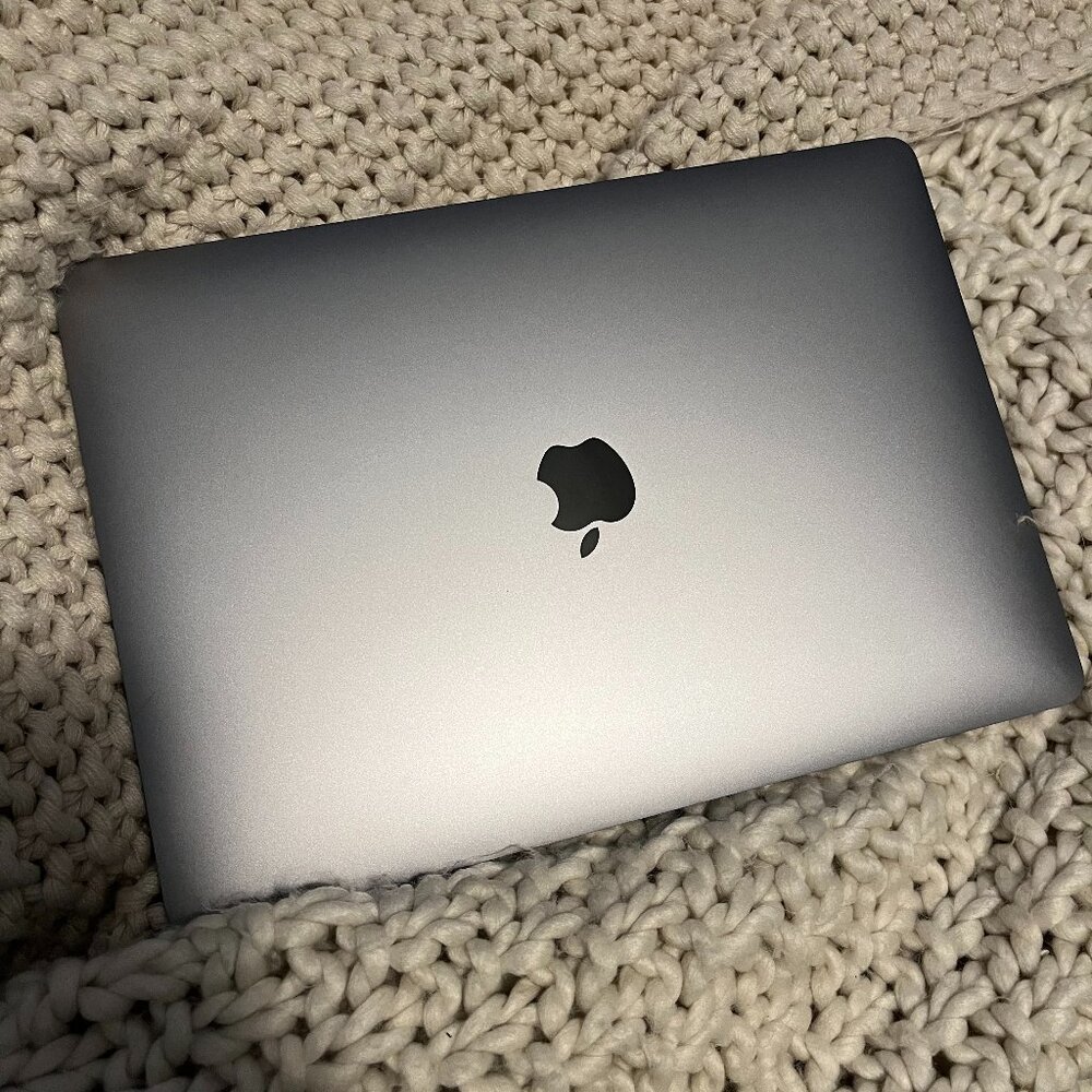 2022 13" Macbook Pro M2 - 24 GB RAM, 1 TB SSD